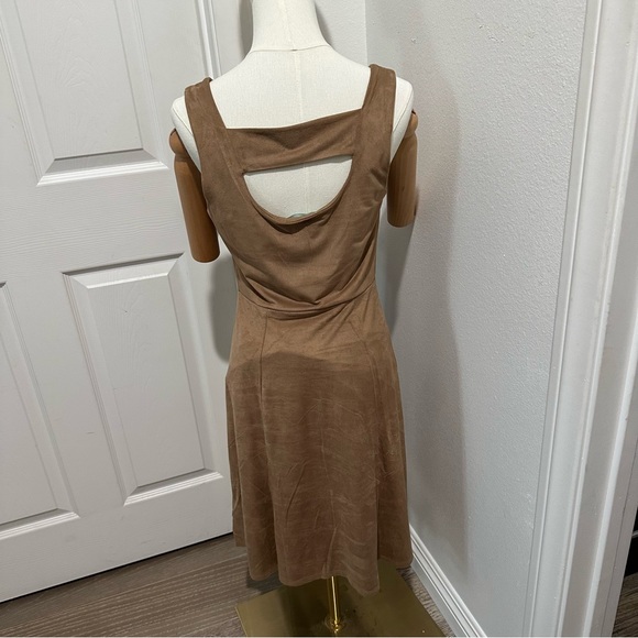 NWT*Maurice’s Flowy, functional button down dress - Picture 2 of 12